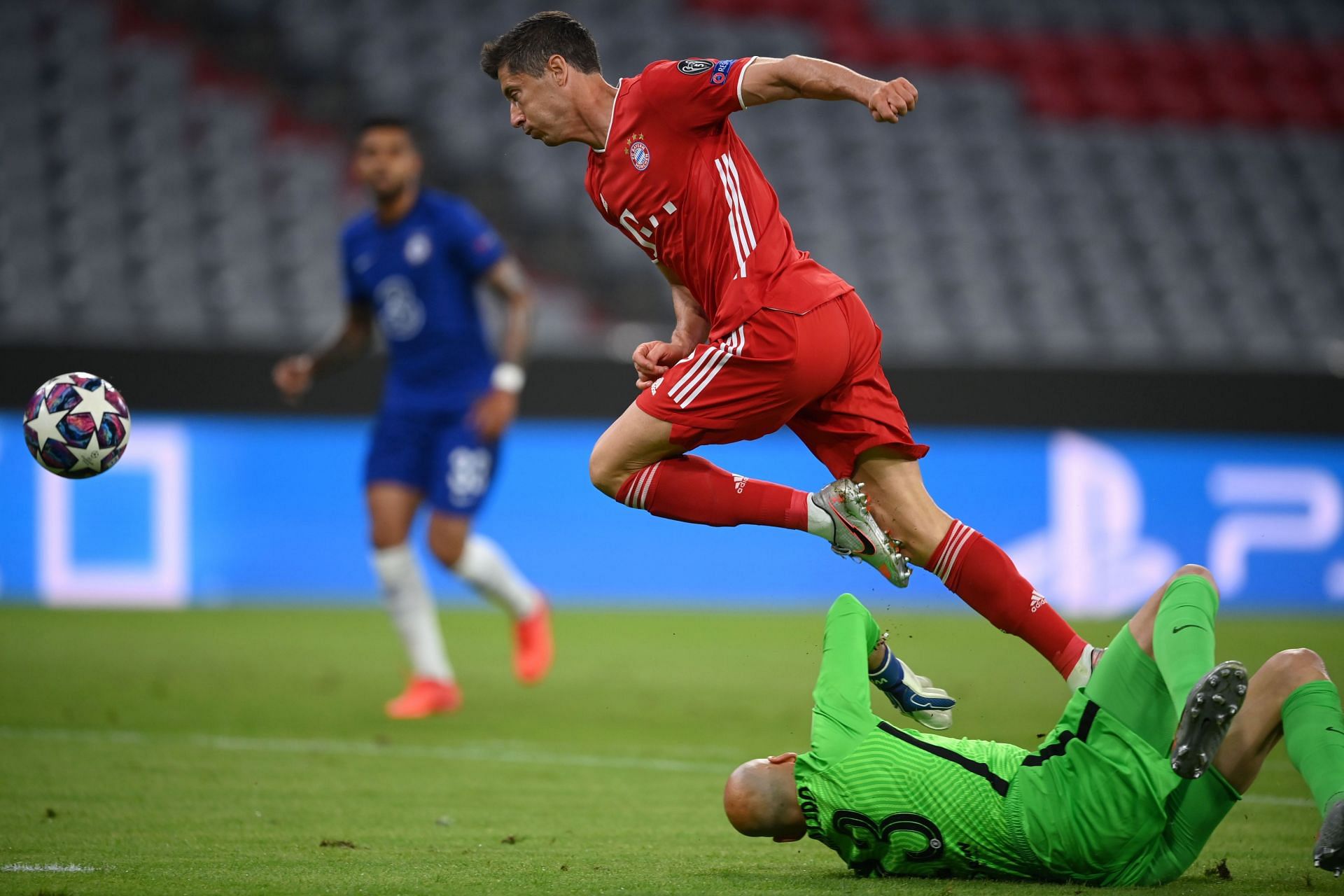 Robert Lewandowski in Champions League action against Chelsea